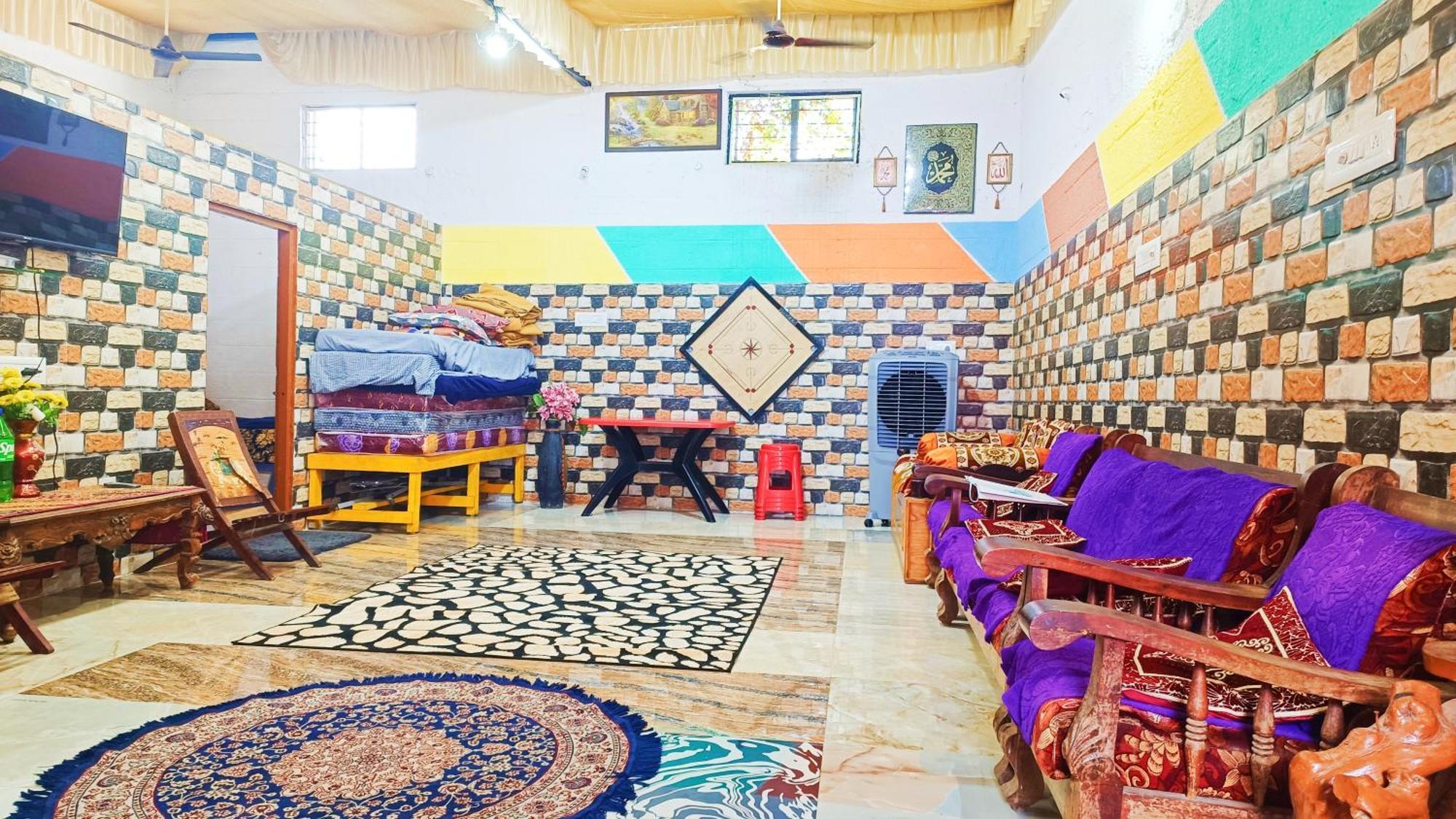Sahara Family Homestay Mysore Exteriör bild