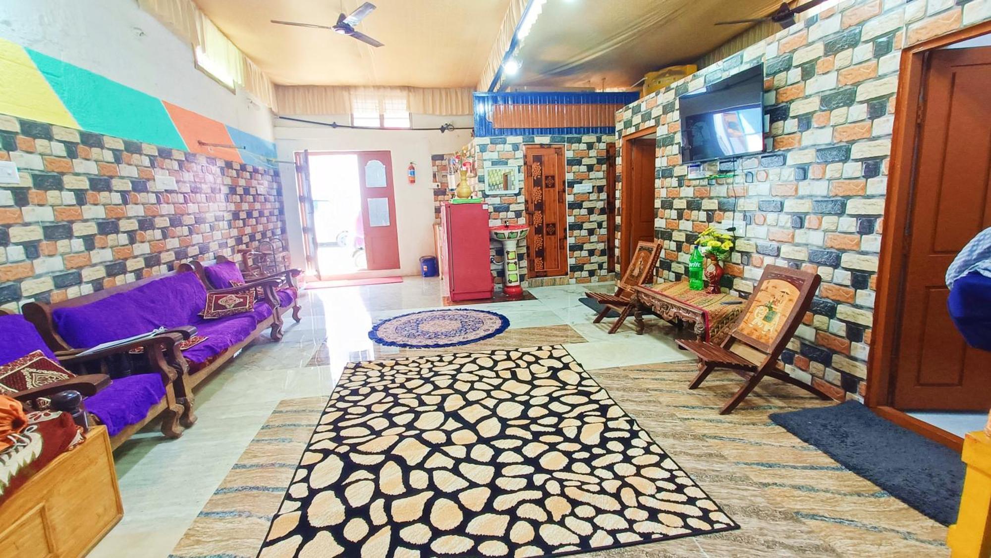 Sahara Family Homestay Mysore Exteriör bild