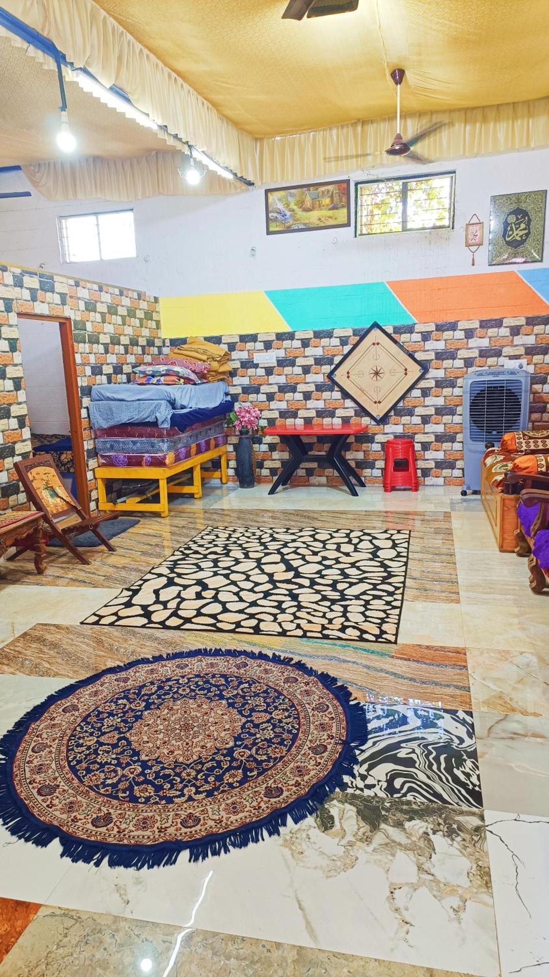 Sahara Family Homestay Mysore Exteriör bild